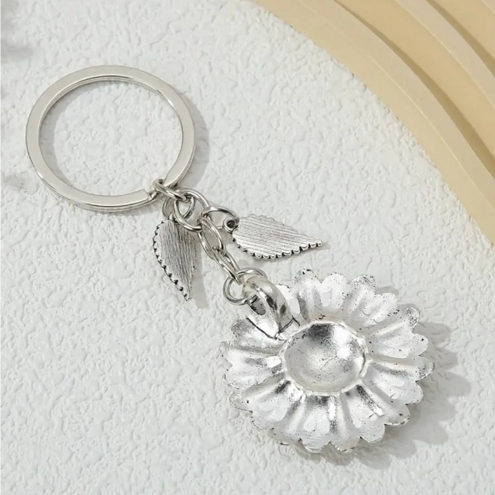 Sunflower Keychain - Picture 3 of 4